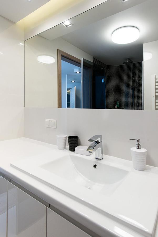 Cozy And Large 62 M2 Apartment With Air Conditioning, Old Town Krakow Luaran gambar