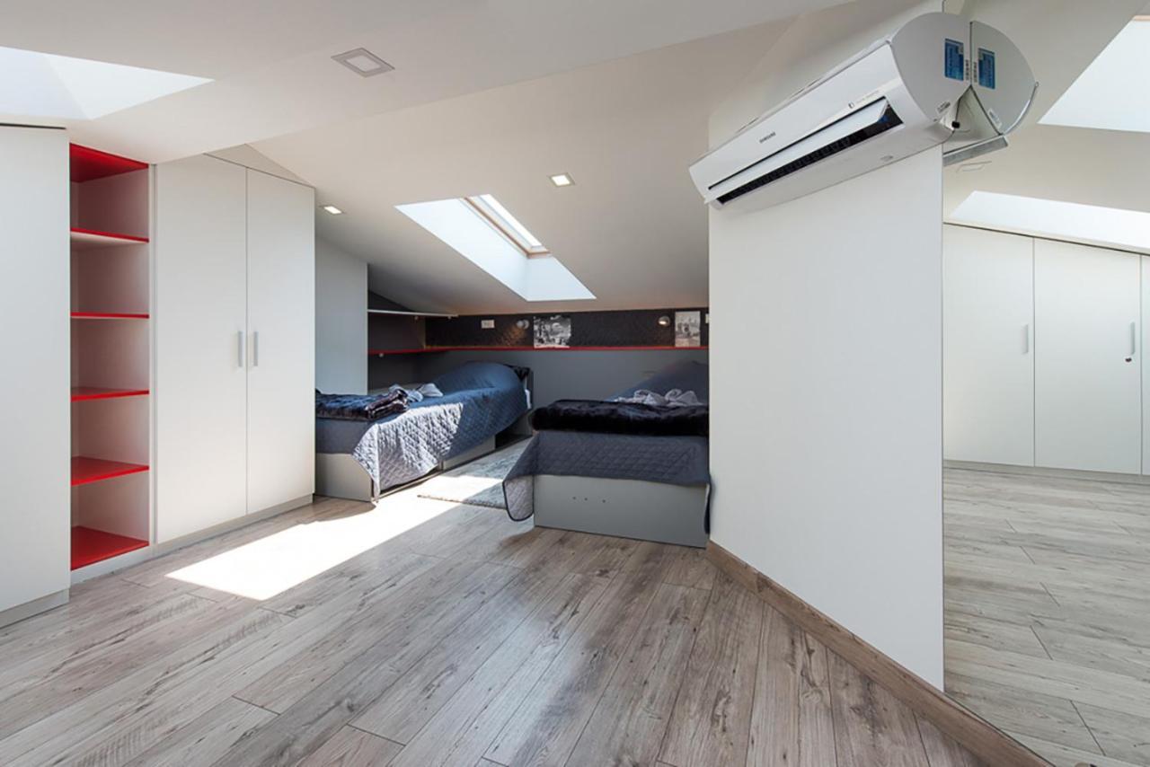Cozy And Large 62 M2 Apartment With Air Conditioning, Old Town Krakow Luaran gambar
